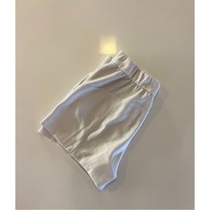 Lululemon Softstreme Relaxed Short 4", White, Size 8